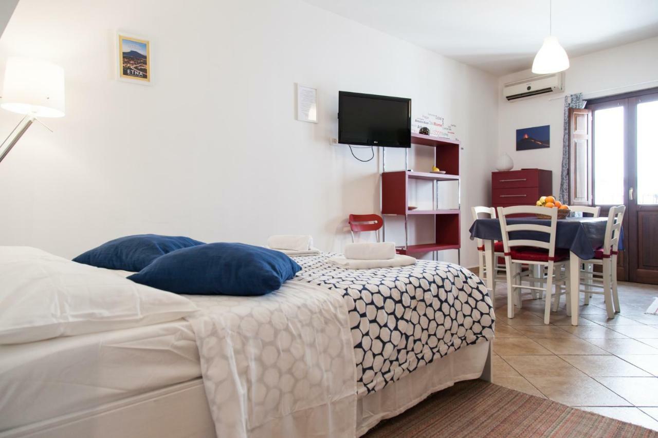 Monolocale Il Tindaro Apartment Catania Ngoại thất bức ảnh